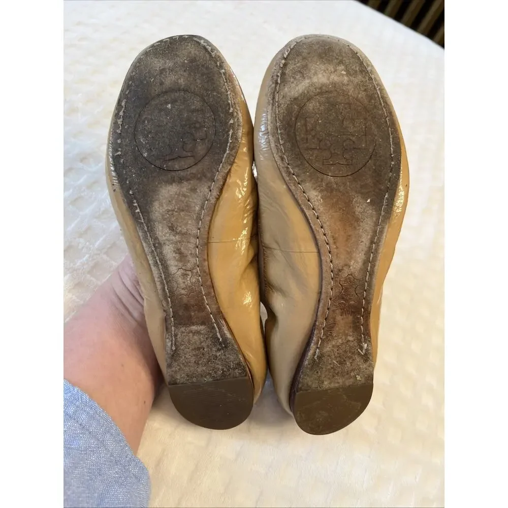 Tory Burch Caroline Ballet Flats Size 7 Beige Patent Leather Khaki Slip On